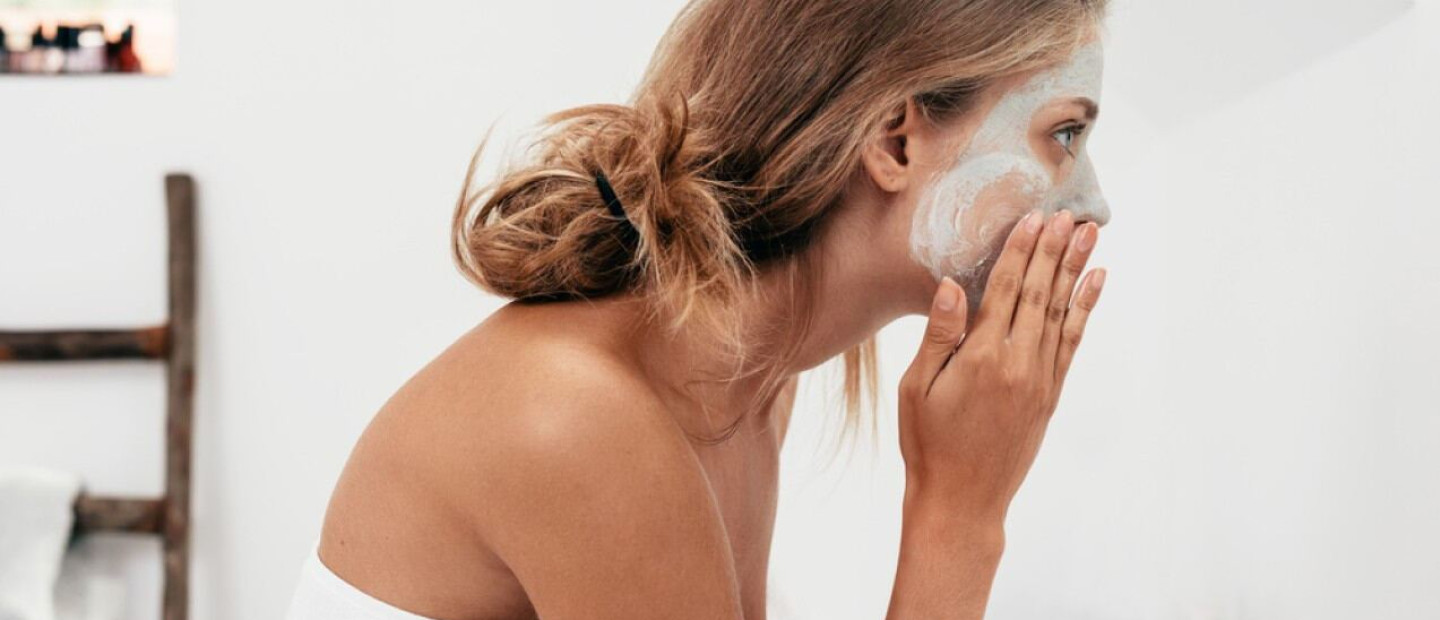 Οι πιο αναζωογονητικές clay masks που θα σώσουν το δέρμα σας από τα winter blues