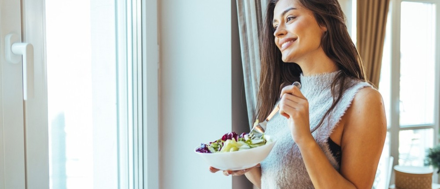 Τρώτε λιγότερο, αλλά δυσκολεύεστε να χάσετε λίπος; Κι όμως αυτό είναι το πιο μεγάλο σας λάθος