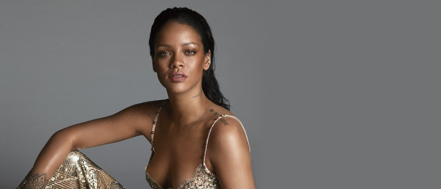 Η Rihanna μιλάει για την ομορφιά και απαντά σε ερωτήματα