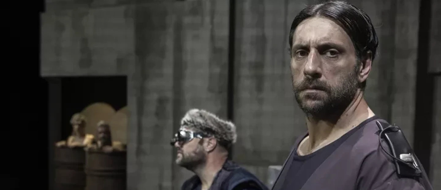 Backstage Stories με τον Γιώργο Χρυσοστόμου: «Πλέον, έχω λίγο περισσότερη κατανόηση πρώτα προς τον ανήλικο εαυτό μου και μετά προς αρκετούς ανθρώπους»
