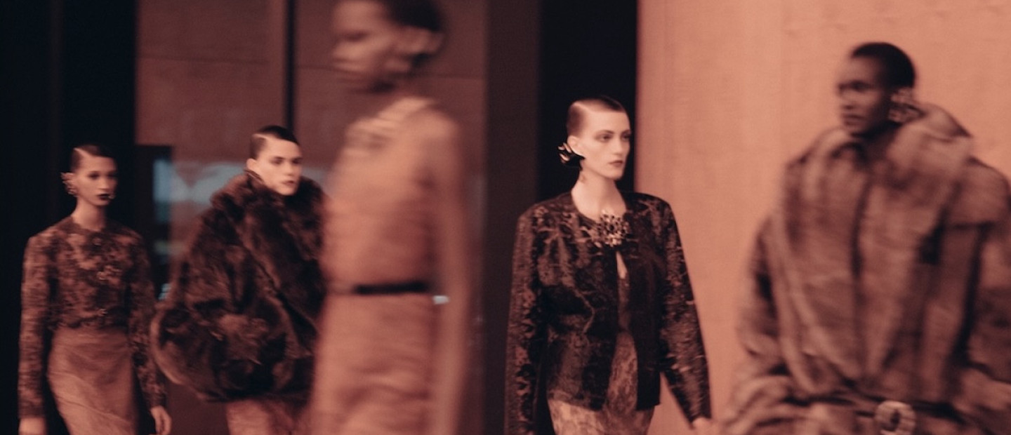 Οι λαμπερές παρουσίες που βρέθηκαν στο front row της επίδειξης του οίκου Saint Laurent