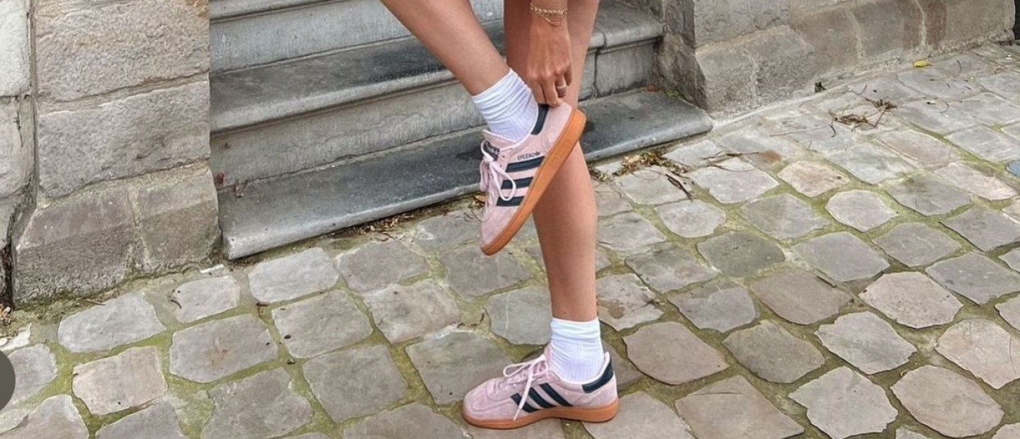 Τα sneaker trends της σεζόν και τα top items για να τα συνδυάσετε