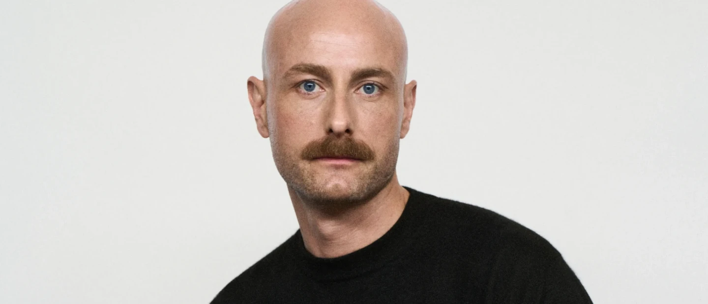 Ποιος είναι ο Drew Henry που αναλαμβάνει τη θέση του creative director στον οίκο Courrèges;