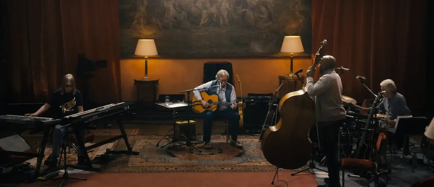Ο Eric Clapton σε μια ζεστή ερμηνεία του “Layla”