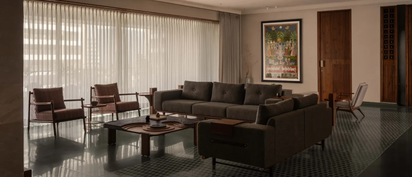 Το σπίτι στη Surat που συνδυάζει την παραδοσιακή ινδική αρχιτεκτονική με το σύγχρονο design