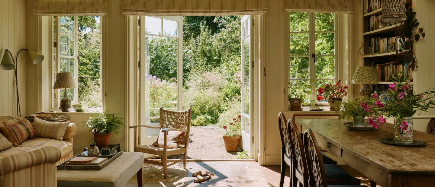 Ένα αυθεντικό cottage στο Richmond που αποθεώνει το vintage design και τη φυσική αρμονία