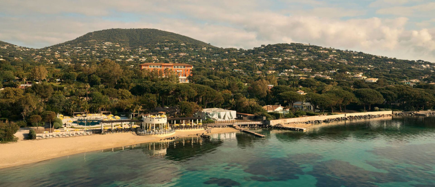 COMO Le Beauvallon: Η θρυλική grande dame της Κυανής Ακτής ανοίγει ξανά τις πύλες της έπειτα από 18 χρόνια