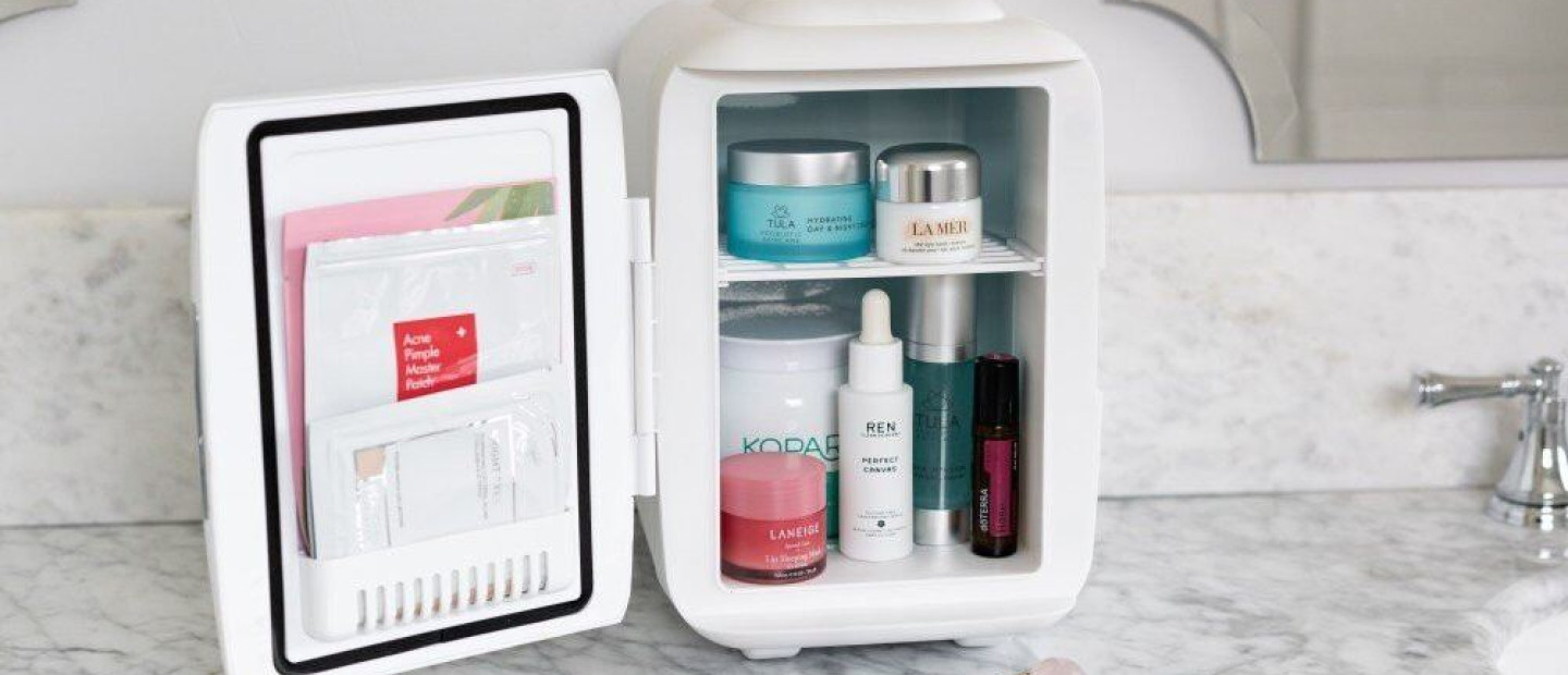 Beauty Fridge: Ποια προϊόντα περιποίησης αξίζει πραγματικά να μπαίνουν στο ψυγείο το καλοκαίρι;