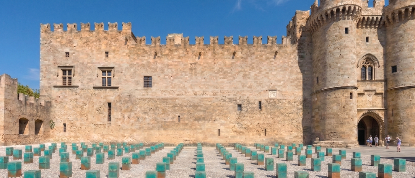 Η Biennale of Contemporary Keramics επιστρέφει μετατρέποντας τη Μεσαιωνική Πόλη της Ρόδου σε ένα διεθνές σημείο συνάντησης της σύγχρονης κεραμικής τέχνης