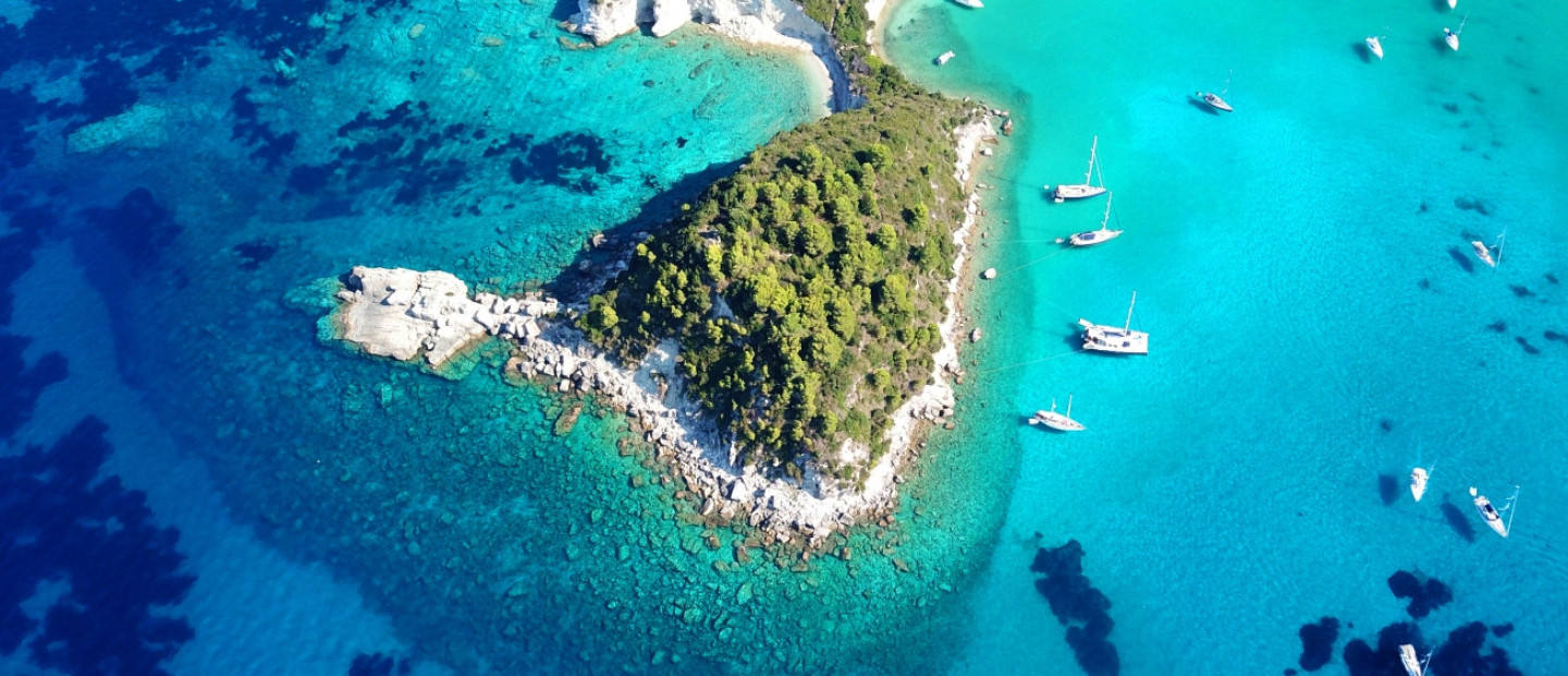 Αν είστε λάτρεις της εξωτικής ομορφιάς αυτές οι παραλίες του Ιονίου θα σας ξετρελάνουν