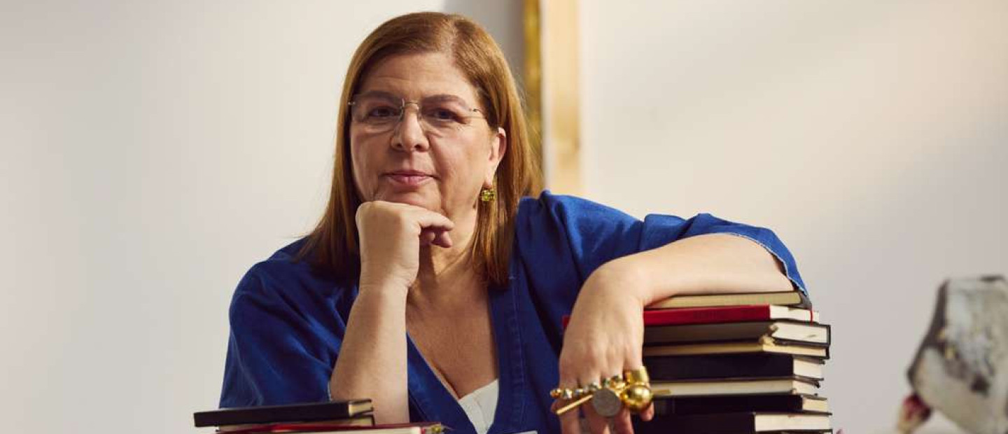 Face to Face με την Έλενα Βότση: «Ένα κόσμημα ξεπερνά την υλική του αξία μέσα από τις στιγμές που έχει ζήσει μαζί μας, τον τρόπο που αποκτήθηκε και τα σημάδια που κουβαλά»
