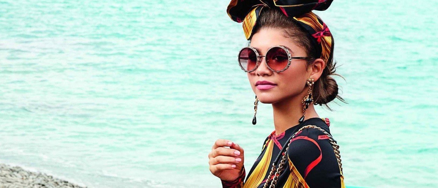 Η Zendaya απογειώνει το στιλ της με αυτοπεποίθηση 