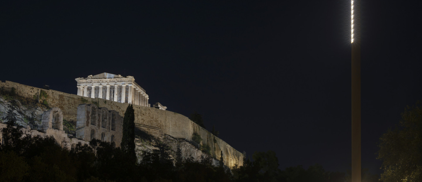 Ο ιστορικός περίπατος γύρω από την Ακρόπολη φωτίζεται ξανά με την υπογραφή της Ελευθερίας Ντεκώ