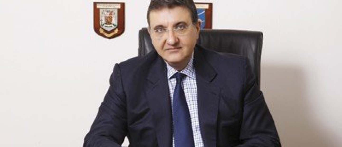 Manu Sciente 