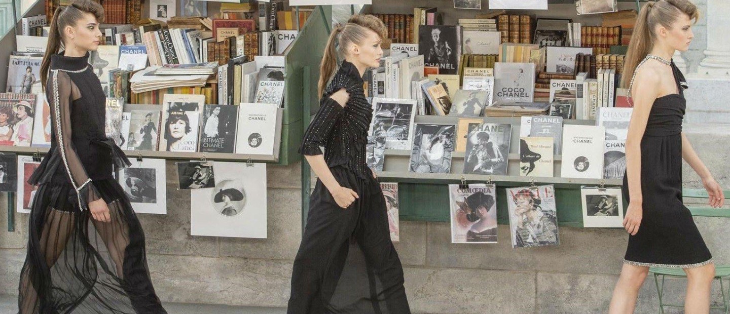 Chanel Haute Couture fashion show: Η δύναμη της απλότητας