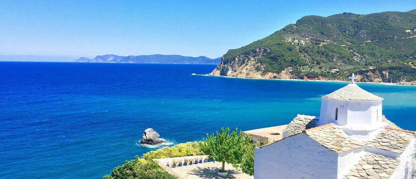 Αποδράστε στη Σκόπελο, στο διαμάντι των Σποράδων 