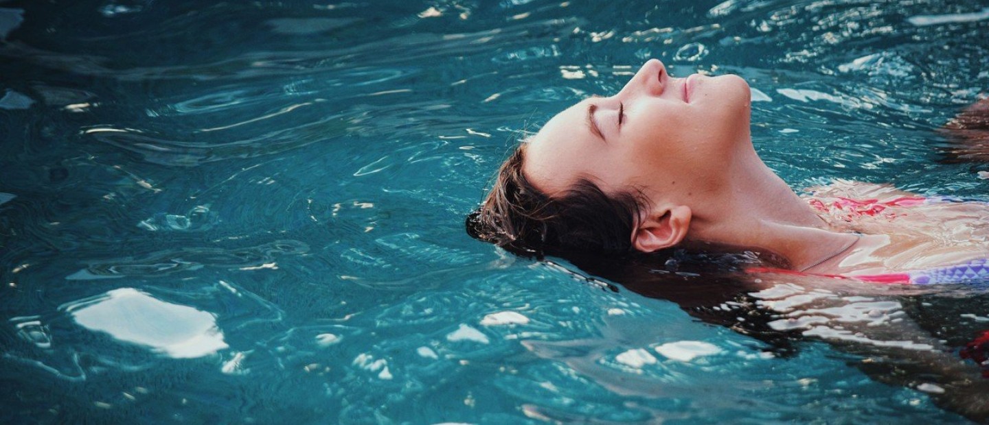 Doctors say: Πώς η θαλασσοθεραπεία βοηθάει ολιστικά σώμα και πνεύμα 