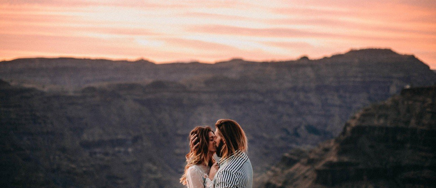 Πώς ένα summer fling μπορεί να καταλήξει σε σχέση