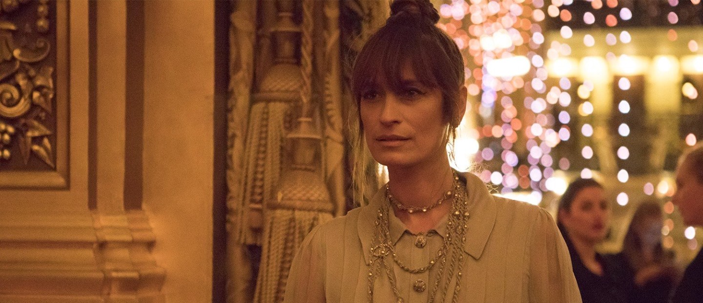 Αυλαία για την Όπερα του Παρισιού με ένα λαμπερό γκαλά