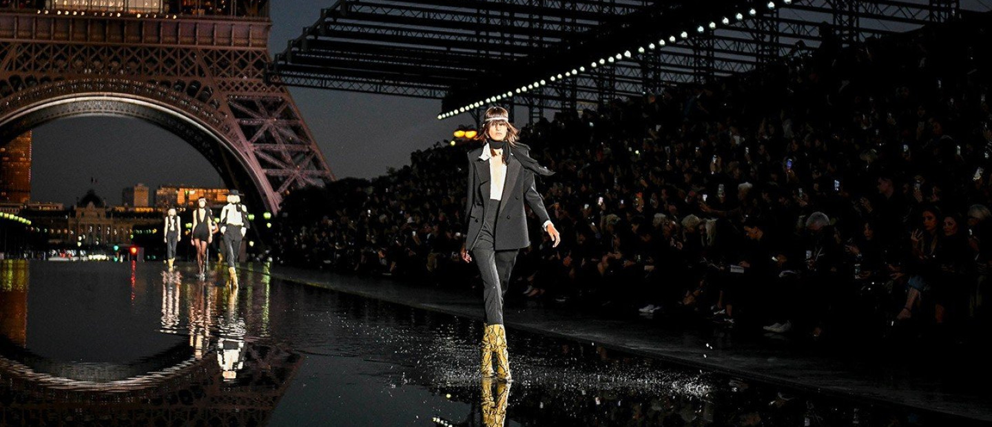 PFW: Το τροπικό show του Saint Laurent 