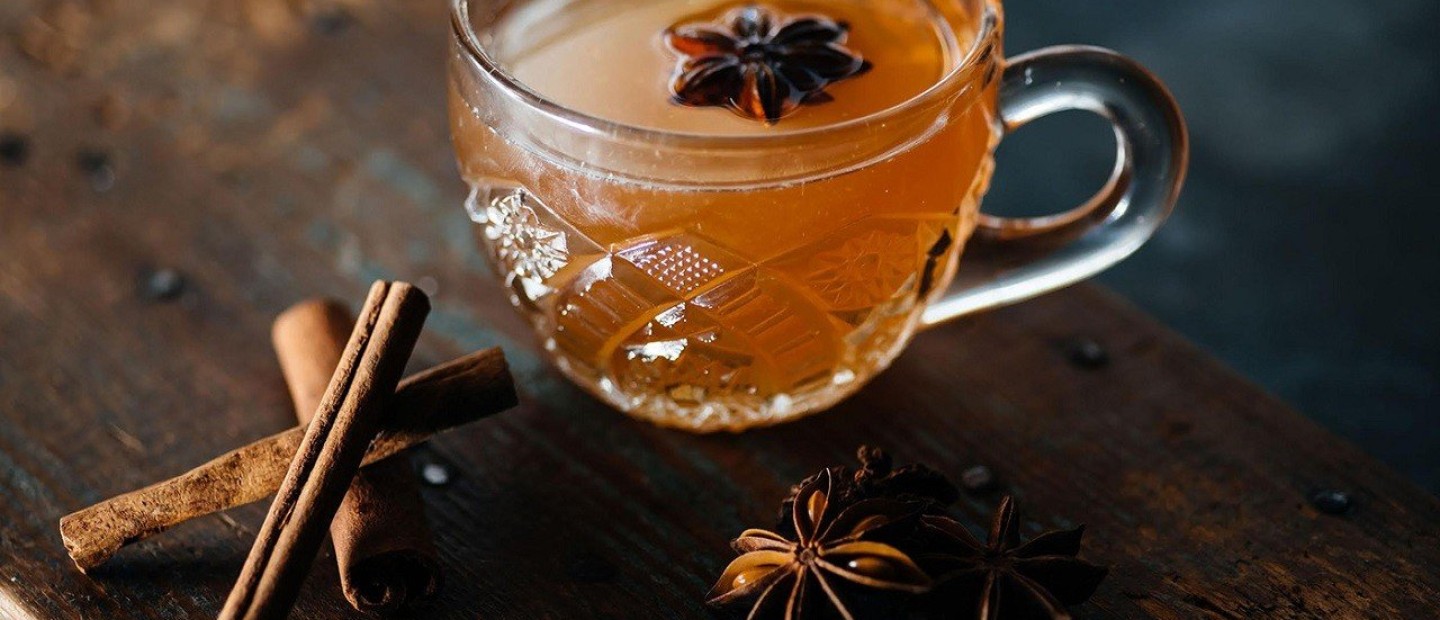 Τα εξαιρετικά hot cocktails που μπορείτε να φτιάξετε στο σπίτι