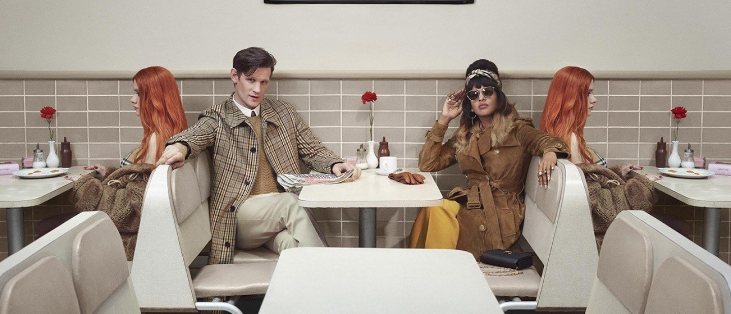 Μια υπέροχη καμπάνια μόδας μας μυεί στις βρετανικές εορταστικές παραδόσεις 