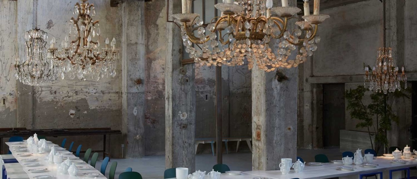 Το πανέμορφο εστιατόριο και cocktail bar Carlo e Camilla in Segheria στο Μιλάνο