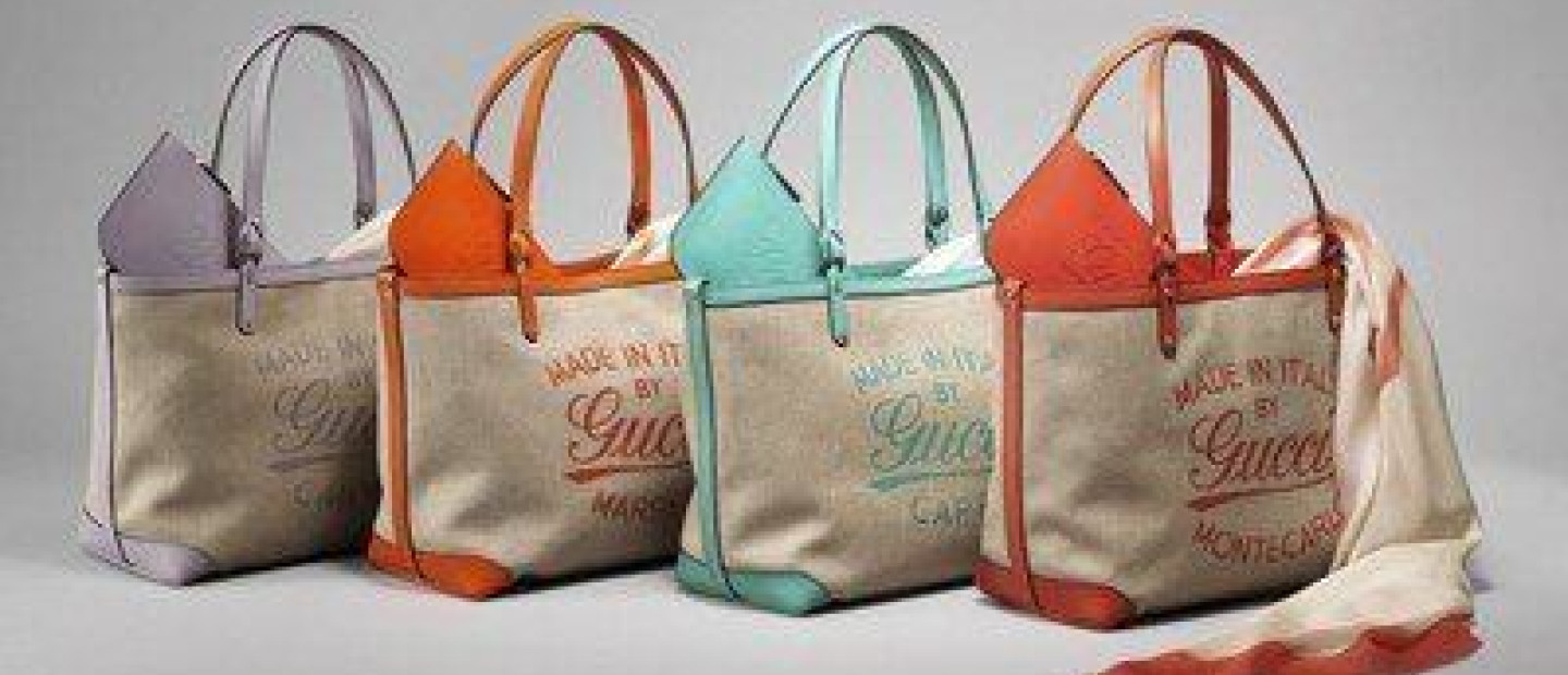 Holiday totes