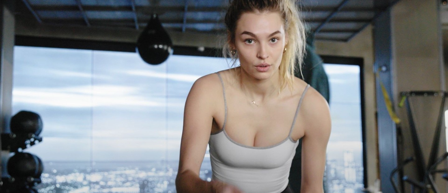 Παρακολουθήστε τη fitness routine ενός μοντέλου της Victoria's Secret