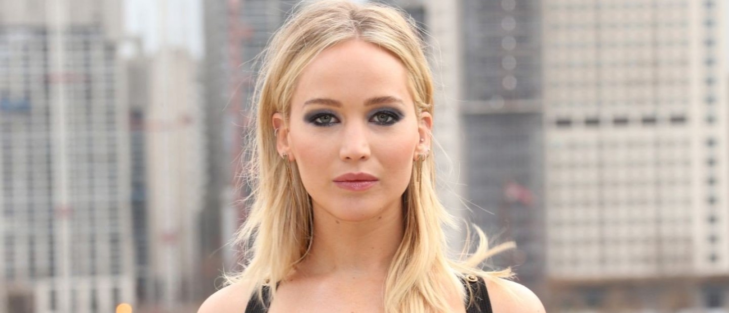 7 celebrities κάτω των 30 παρουσιάζουν τα μεγαλοπρεπή σπίτια τους