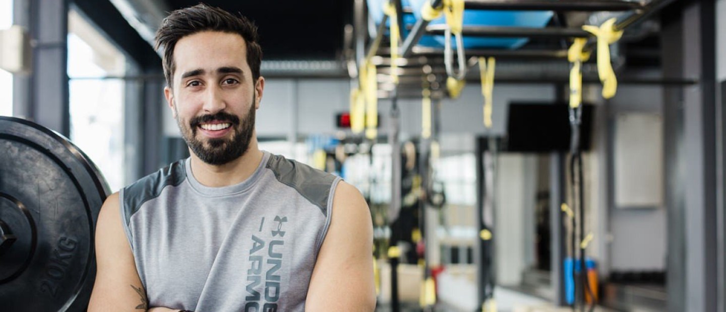 GLOW Fitness: Ο Δημήτρης Κουλούρης προτείνει ασκήσεις για τέλειο summer body