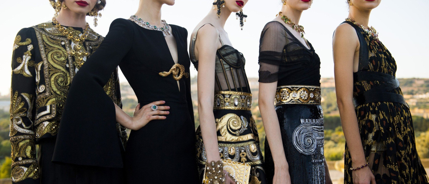 Απόλυτη έμπνευση αποτελεί για τους Dolce & Gabbana η Ελλάδα και το αποδεικνύουν με κάθε ευκαιρία