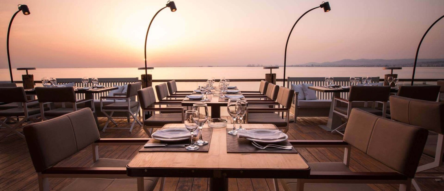 Bar-restaurants της Θεσσαλονίκης δίπλα στο κύμα υπόσχονται μοναδικές στιγμές