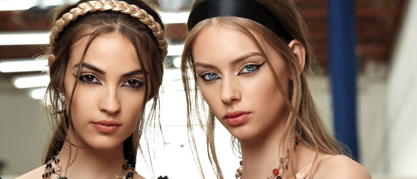 Τολμήστε το! 5 μοντέρνοι τρόποι να φορέσετε την κορδέλα στα μαλλιά 