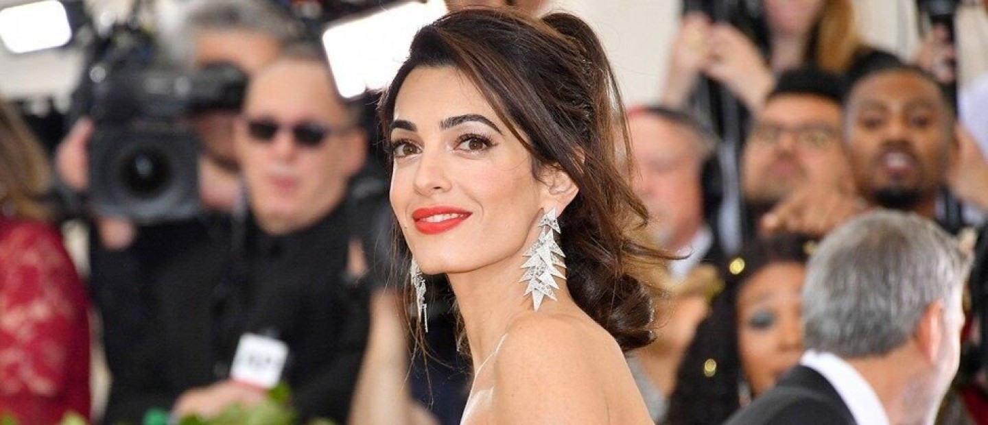 Love her style: Τα αγαπημένα fashion κομμάτια της Amal Clooney