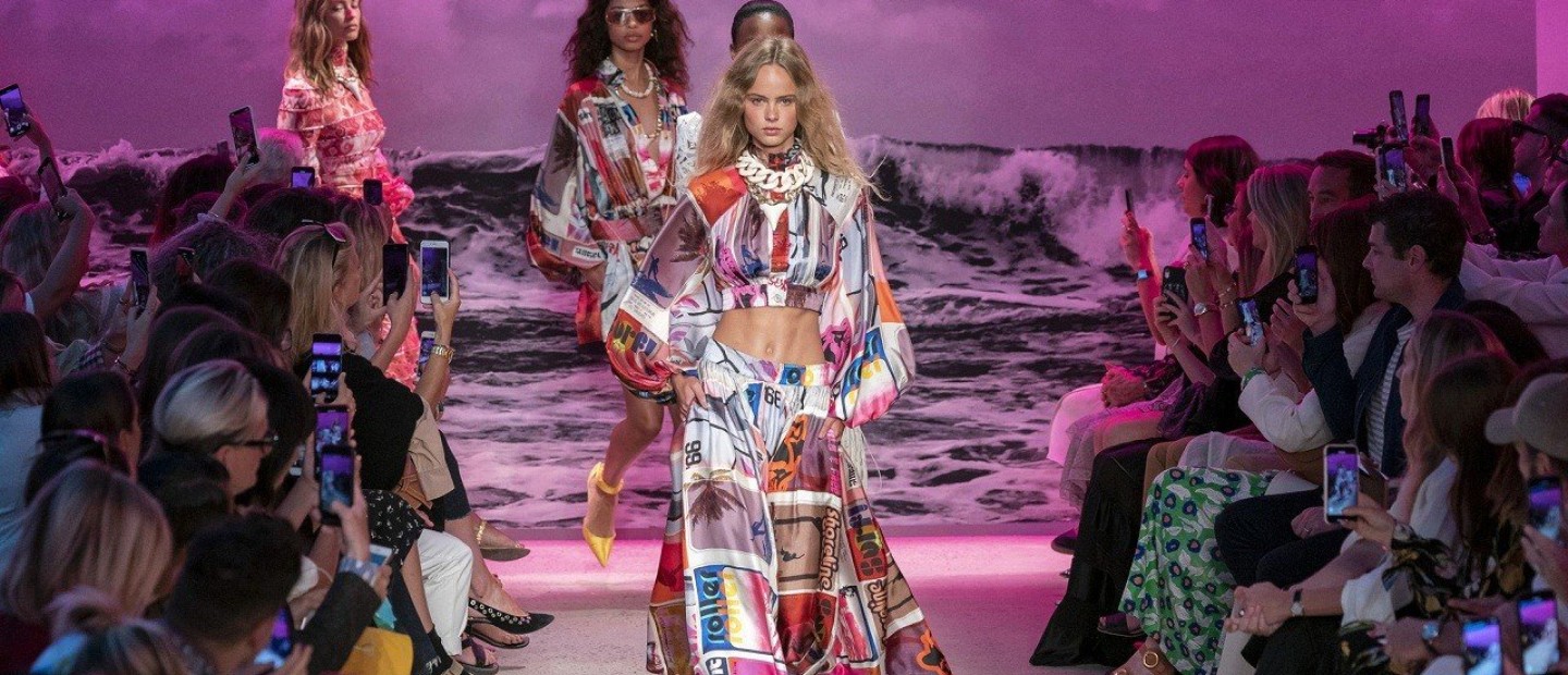 New York Fashion Week: Τα λαμπερά shows συνεχίζονται δυναμικά