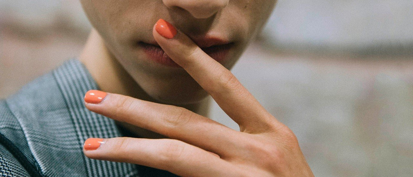 Το χρώμα στα νύχια που αναμένεται να γίνει viral σε λίγο καιρό