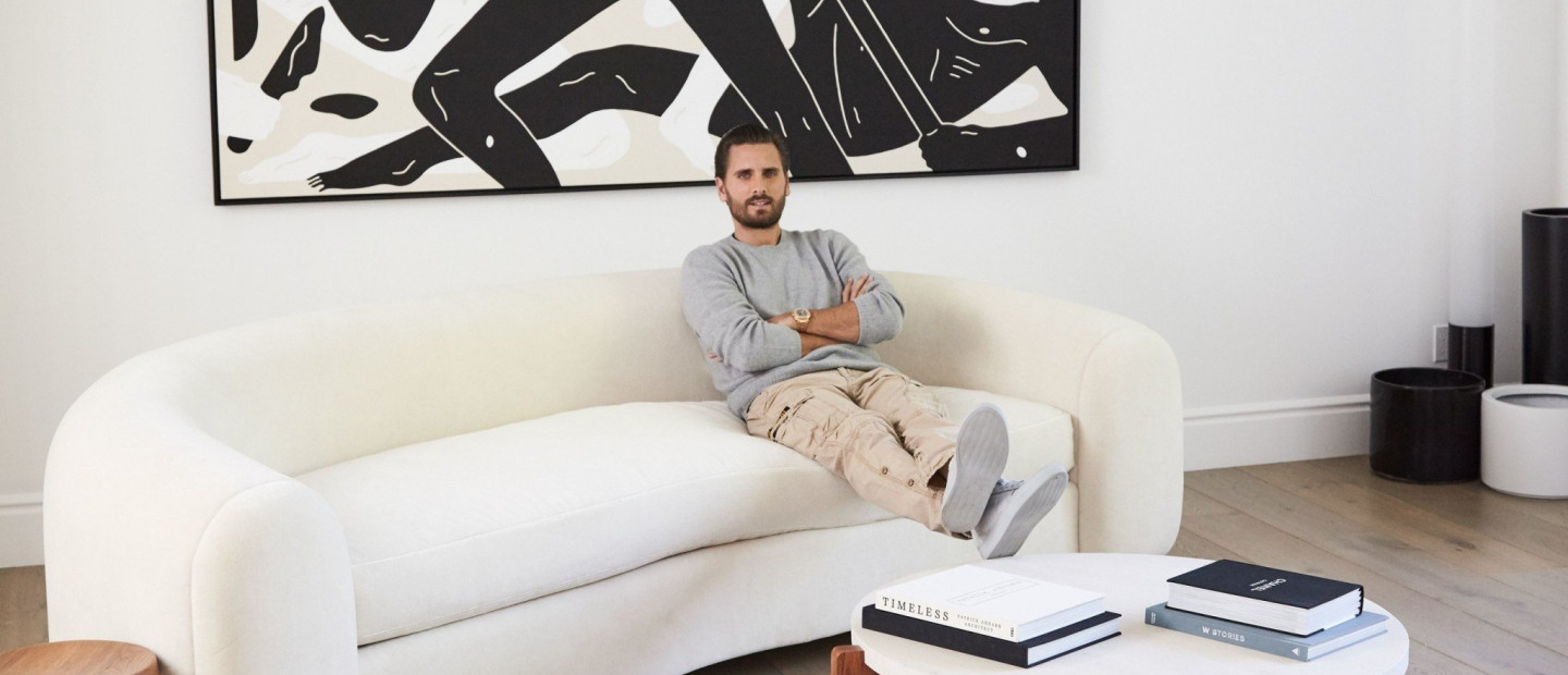 Ο Scott Disick μας υποδέχεται στο κομψότατο σπίτι του στα Hamptons