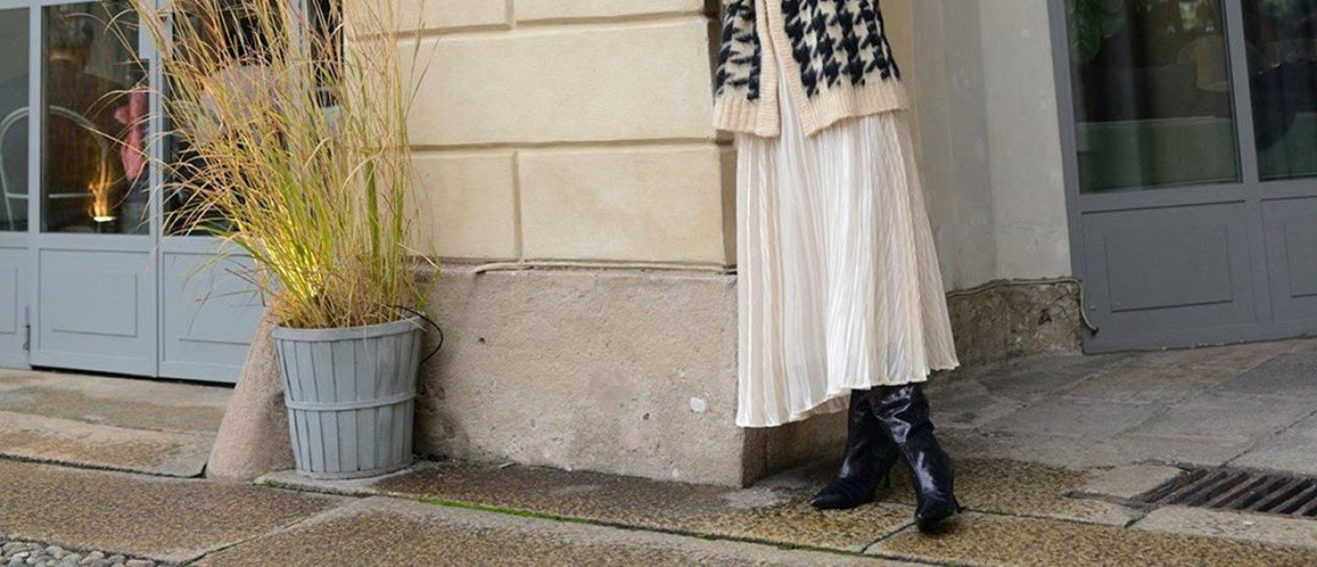 Έτσι θα φορέσετε τη midi φούστα τον φετινό χειμώνα 