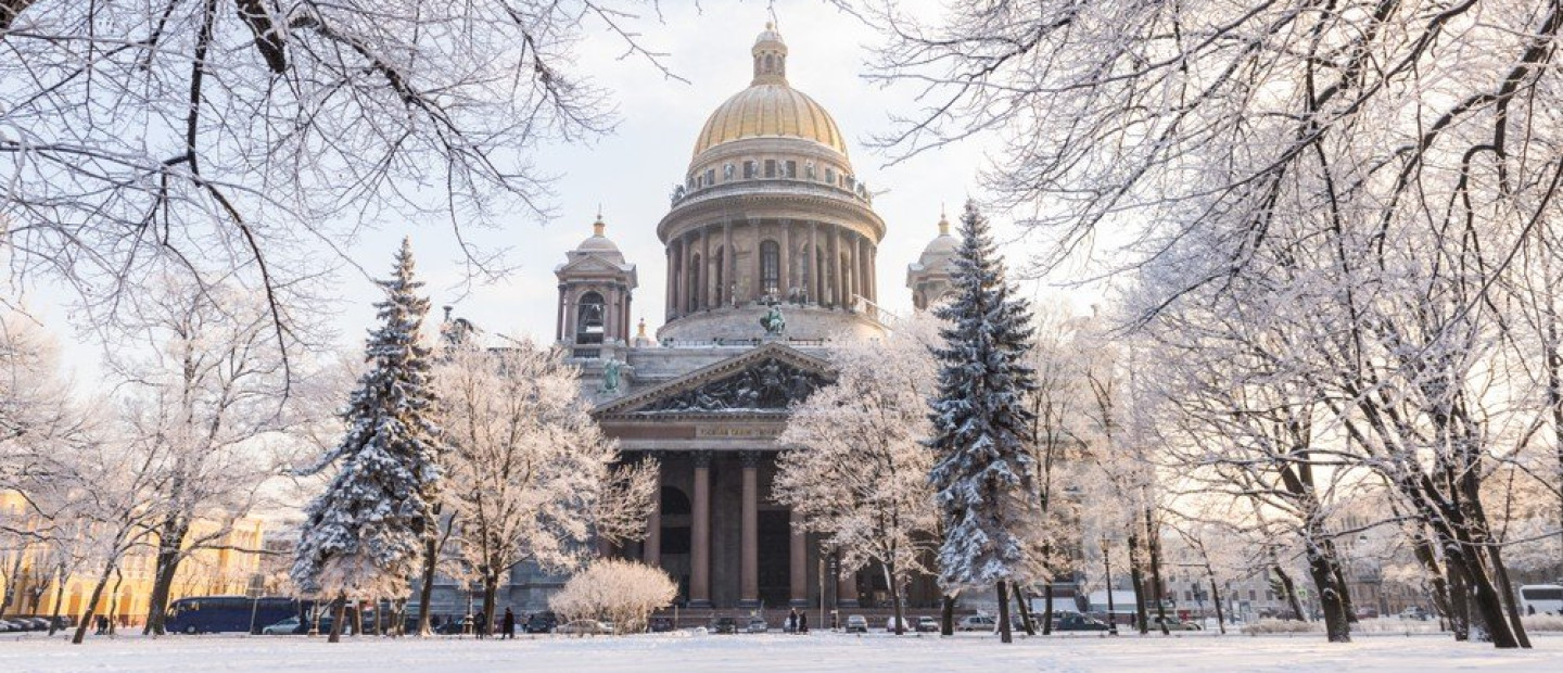 Απολαύστε τη χιονισμένη Αγία Πετρούπολη στη Ρωσία και μεταφερθείτε στο παραμυθένιο σκηνικό της