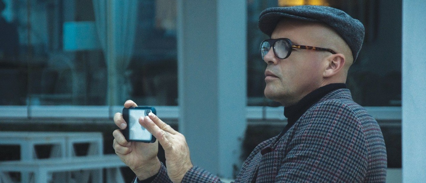 O  διασημότερος «κακός» του Hollywood, Billy Zane μας μίλησε αποκλειστικά για μια νέα επιχειρηματική πραγματικότητα και για την τέχνη που δημιουργεί με την ελληνική ψυχή του