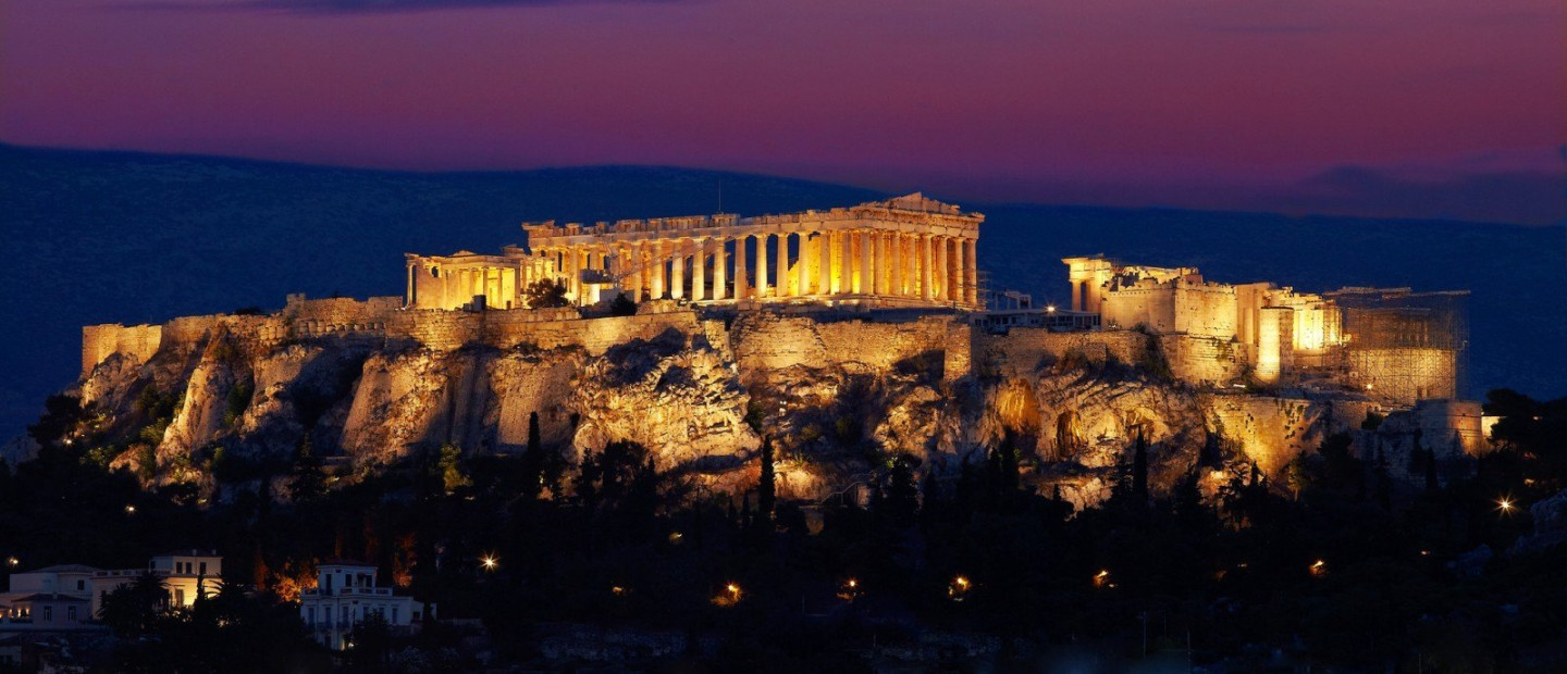 Escape the ordinary: Οργανώστε μια ρομαντική απόδραση στην Αθήνα για το τριήμερο του Αγίου Βαλεντίνου 