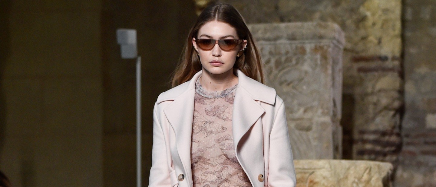 PFW: Οι οίκοι Lanvin, Chloé & Maison Margiela αναδεικνύουν νέες εικόνες κομψότητας και καλλιτεχνικής ανησυχίας 