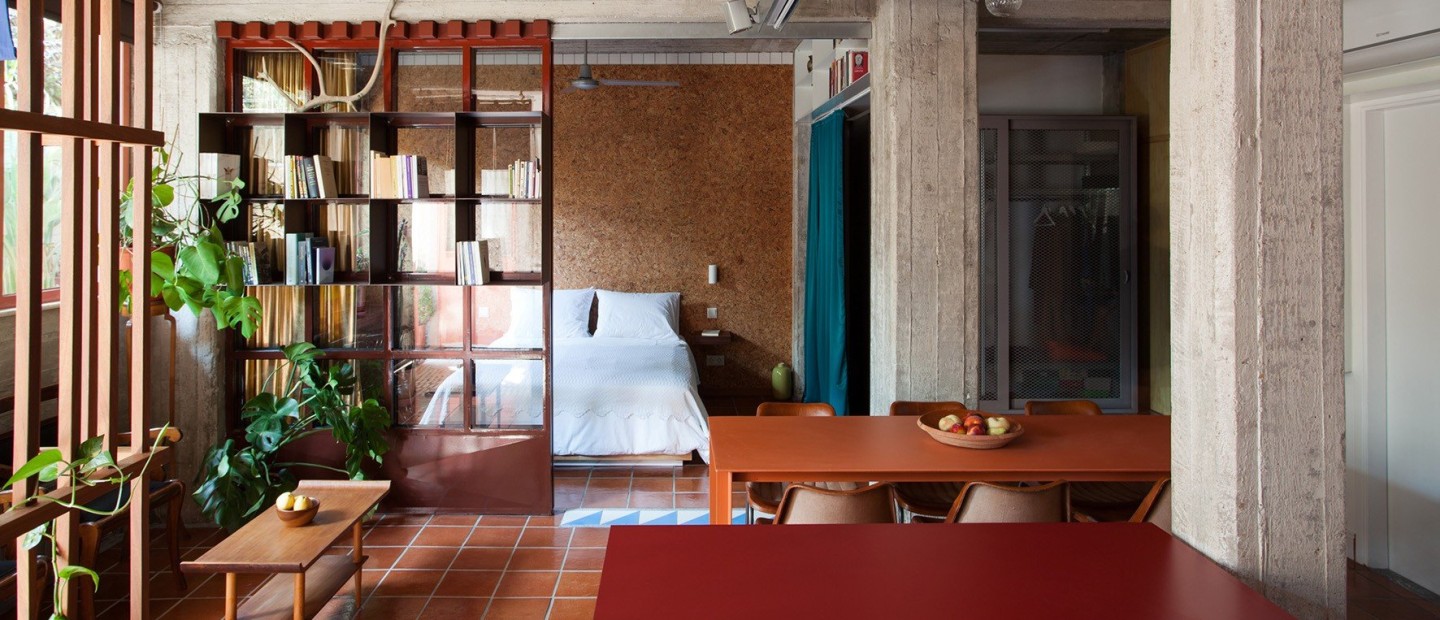 Η μεταμόρφωση ενός ισογείου στην Ηλιούπολη της Αθήνας σε ένα ονειρικό διαμέρισμα 