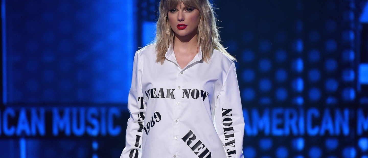 Δείτε την Taylor Swift να μεταμορφώνεται σε άντρα στο νέο της βίντεο κλιπ 
