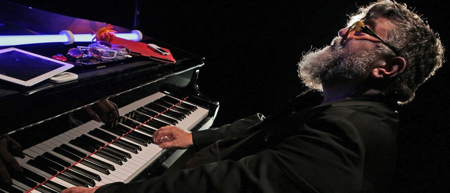 Don't miss: Τον Σταμάτη Κραουνάκη στο Θέατρο Εταιρείας Μακεδονικών Σπουδών 