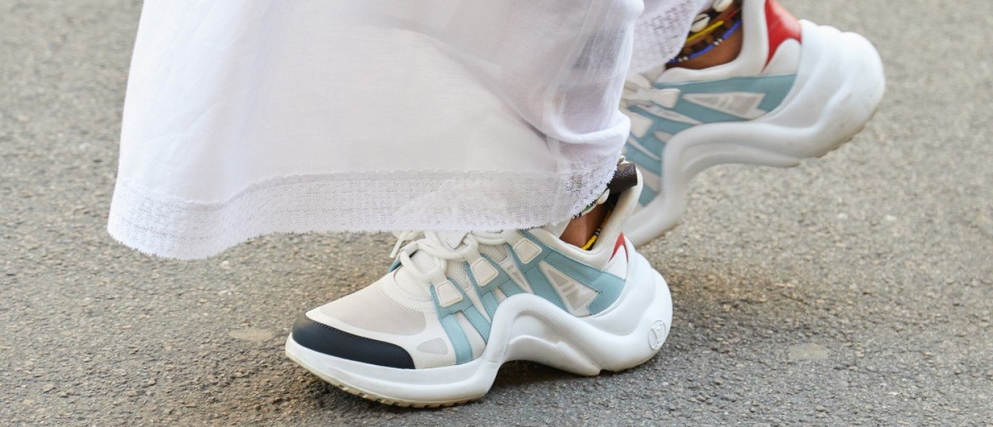 7+1 μυστικά για να κάνετε τα λευκά σας sneakers να μοιάζουν σαν καινούρια 