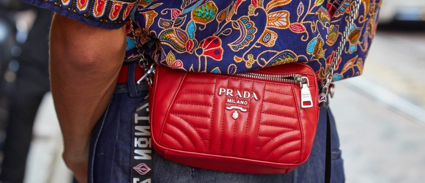 Top 5: Αυτές οι τσάντες δεν πρέπει να λείπουν από τη φετινή σας καλοκαιρινή γκαρνταρόμπα 