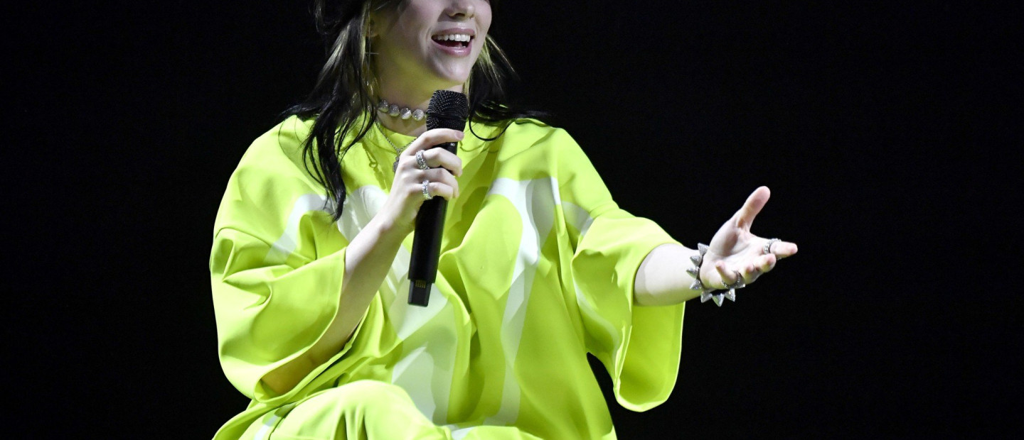 H νέα ταινία μικρού μήκους της Billie Eilish καταδικάζει το body shaming 