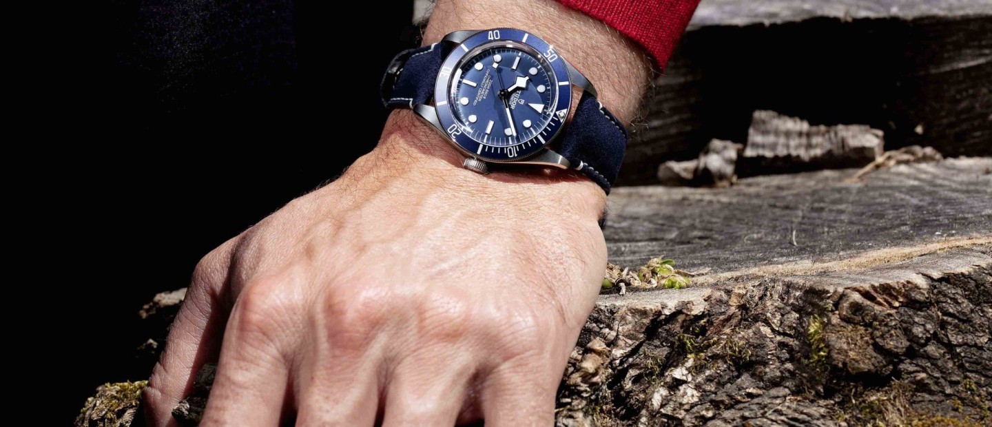H TUDOR παρουσιάζει τη νέα έκδοση «Navy Blue» του εμβληματικού καταδυτικού μοντέλου της Black Bay Fifty-Eight